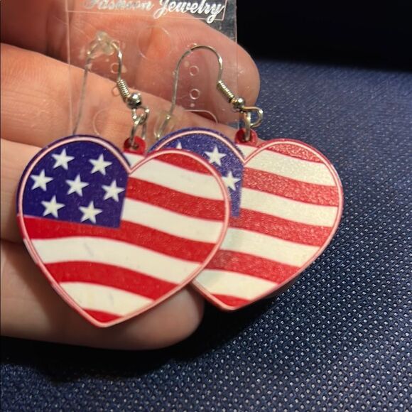 Heart-Shaped American Flag Earrings - Picture 3 of 3